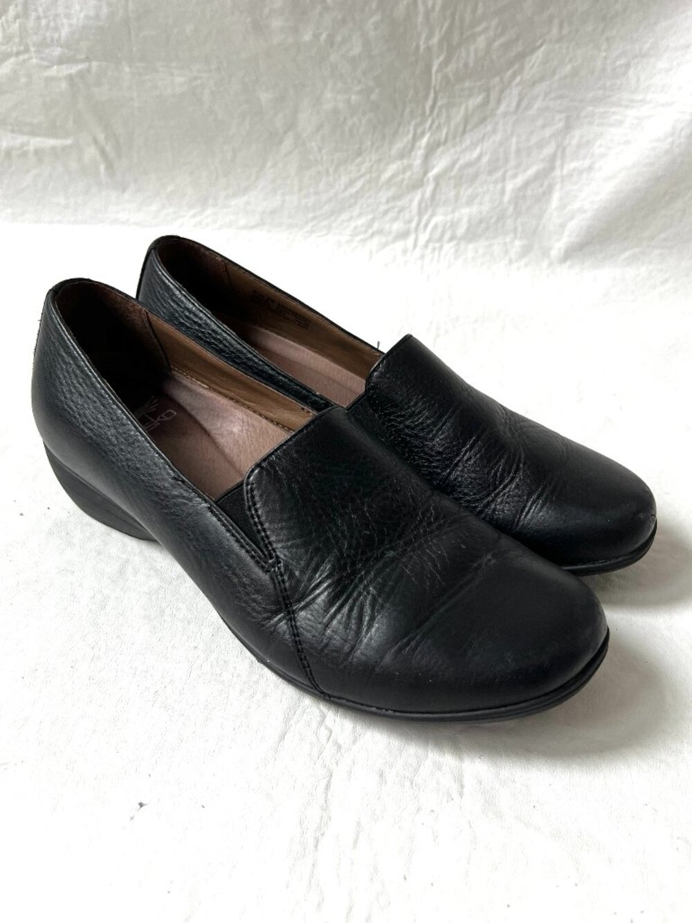Dansko shoes slip on loafer 39 8.5 9 womens black leather Farah low heel comfort